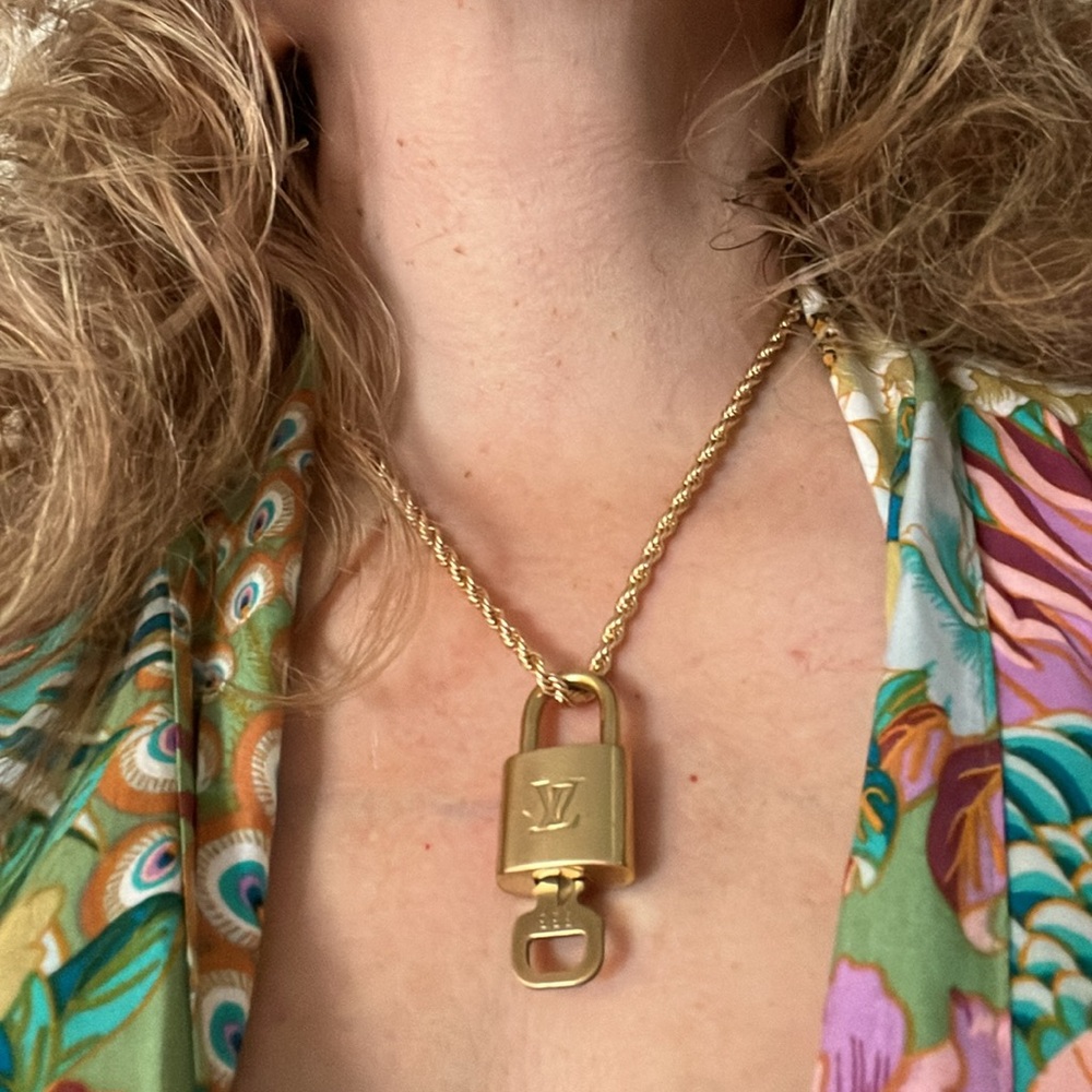 LOUIS VUITTON Lock & Key #333 w/Chain - Picture 9 of 10